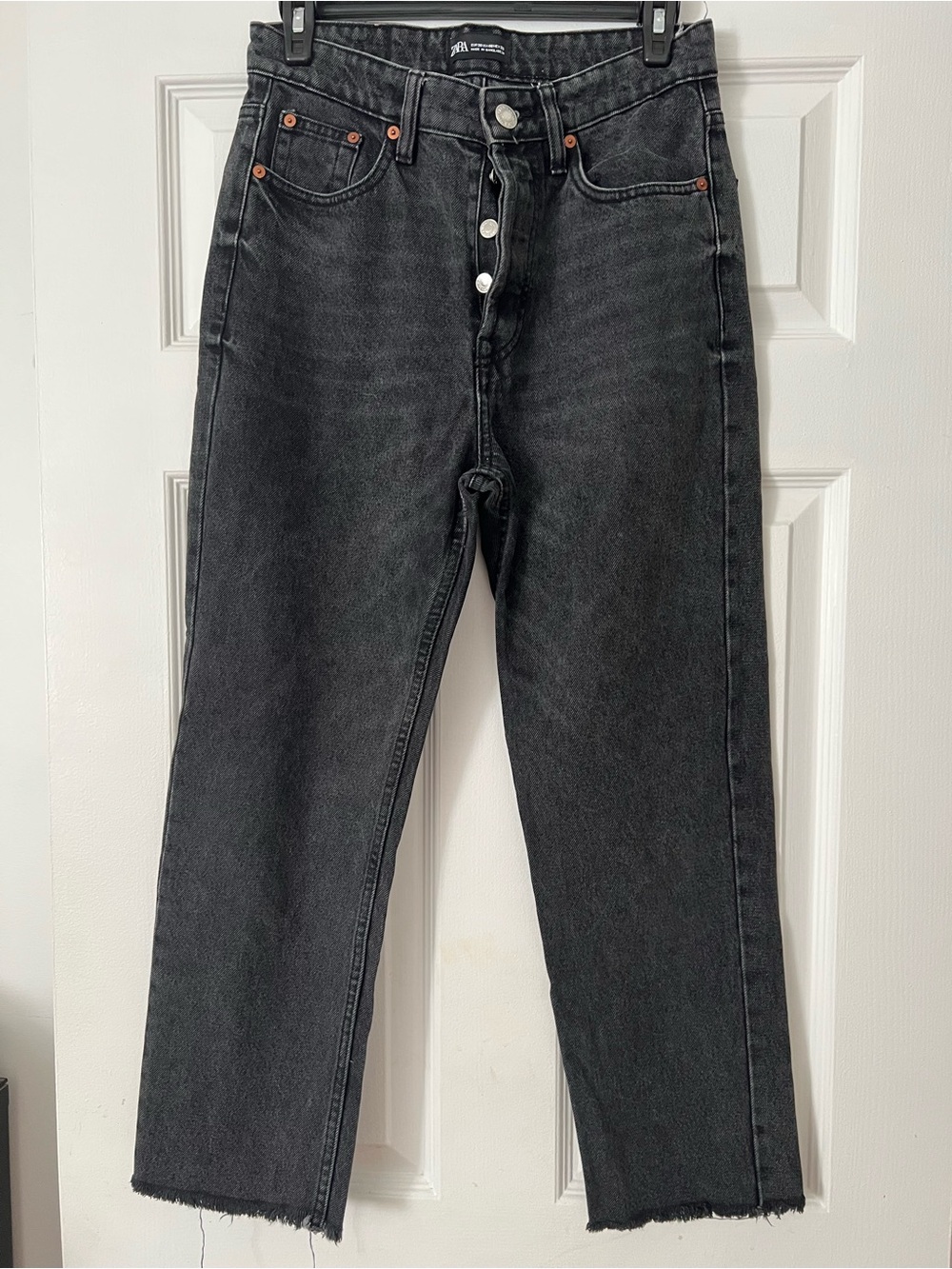 Zara Black Straight-Leg Jeans – Adjustable Waist
